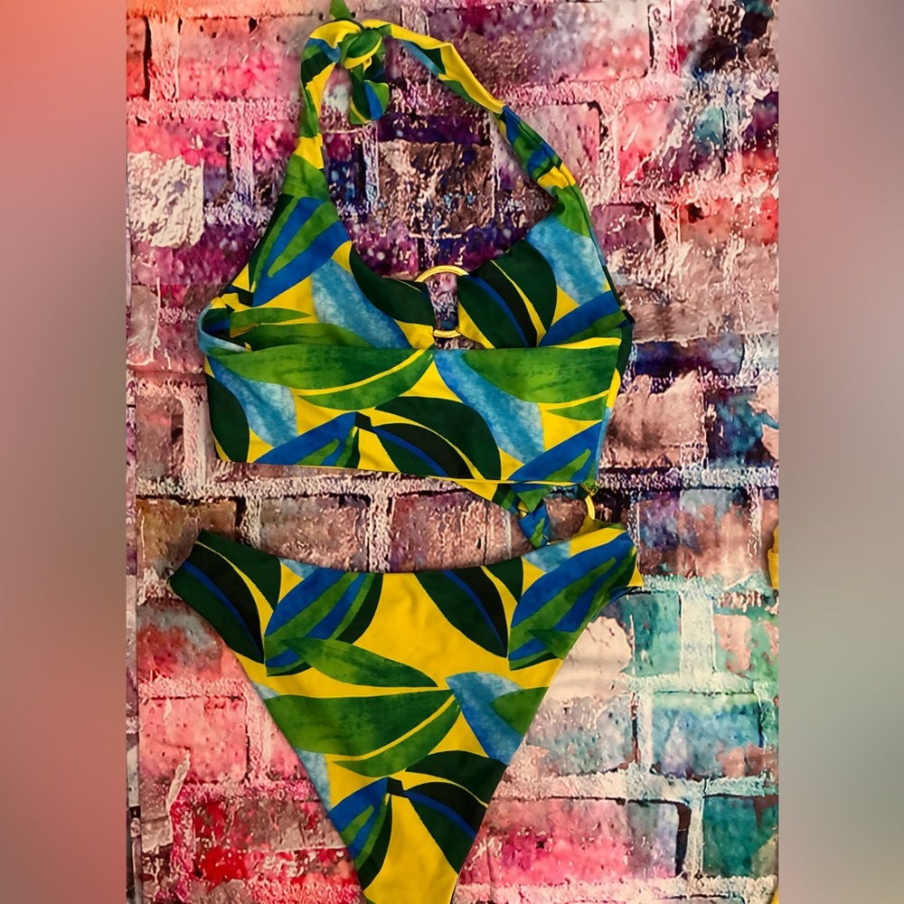 Colorful Swimwear Collection - Picture 3 of 9